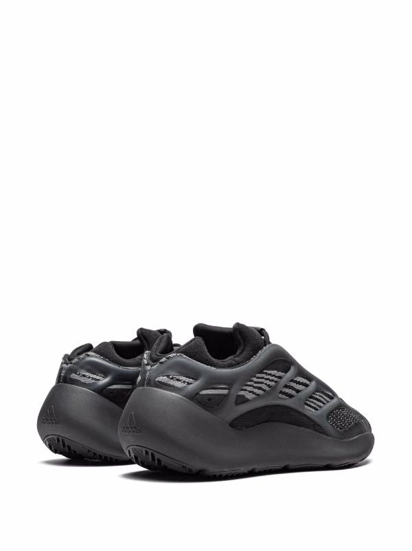 Yeezy 700 V3 Noir S